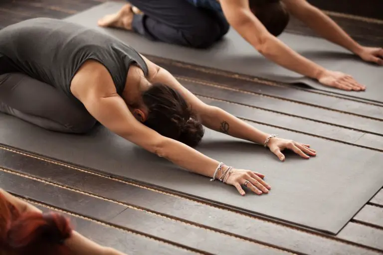 exercices yoga débutant pour gagner en souplesse